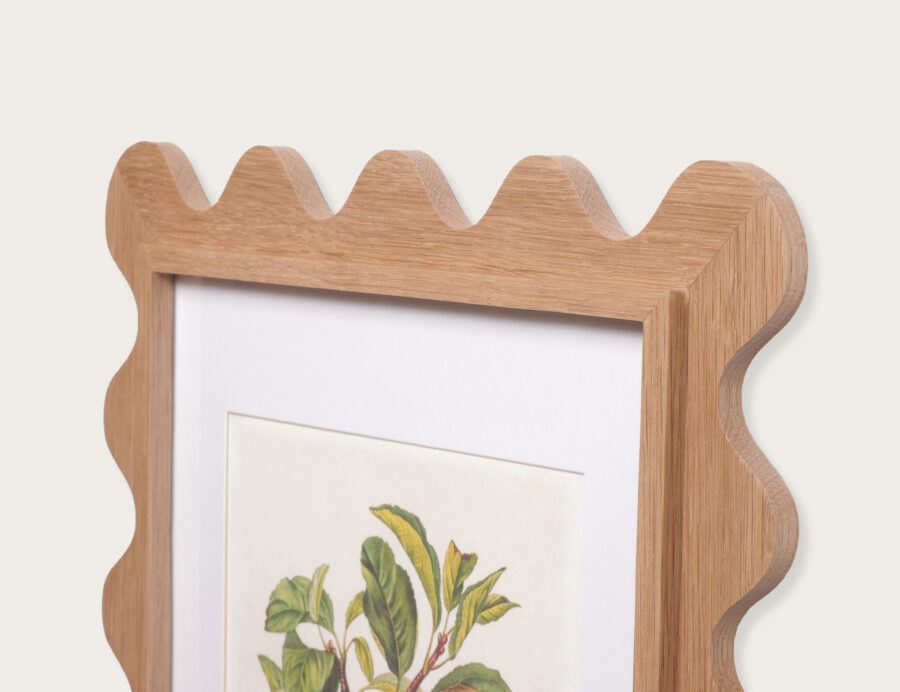 Scallop picture frame size 11x14 inches